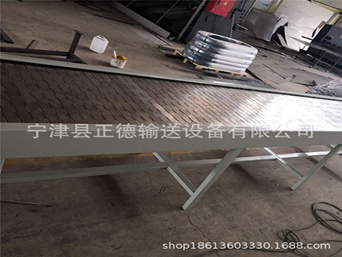 購(gòu)買(mǎi)鏈板輸送機(jī)應(yīng)注意什么